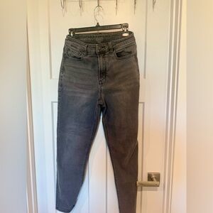American Eagle mom jean